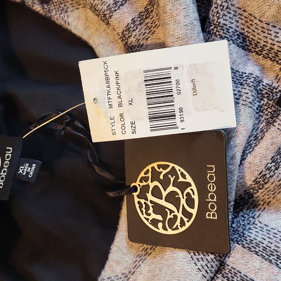 Bobeau layered-look plaid sweater with tie back. - Picture 6 of 8